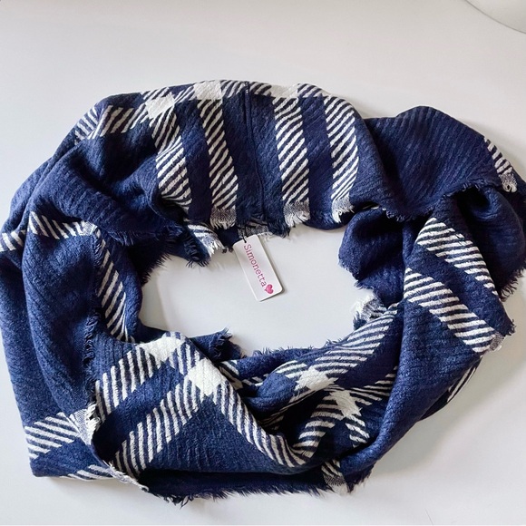 Simonetta Soft Acrylic Weave Plaid Infinity Scarf. Navy & Ivory, NWT - Picture 5 of 7